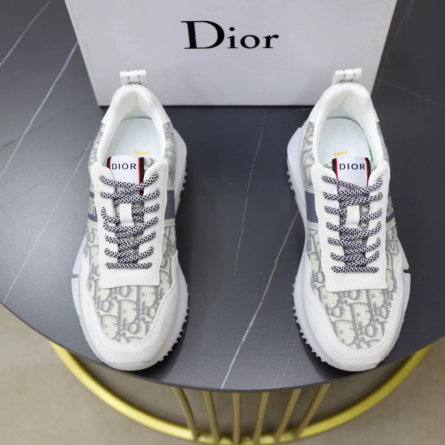 Ex-factory price: 462💰🙅‍♂️🙅‍♂️🙅‍♂️ Brand: Dior DIOR Standard code: 38-44 (45 customized) Grade: Same as the official website Material: Original material splicing Comfortable and breathable lining Lightweight and wear-resistant sports outsole Style category: Men's fashionable casual shoes Running sneakers Distinguished luxury brand elements Top luxury Color: actual picture color